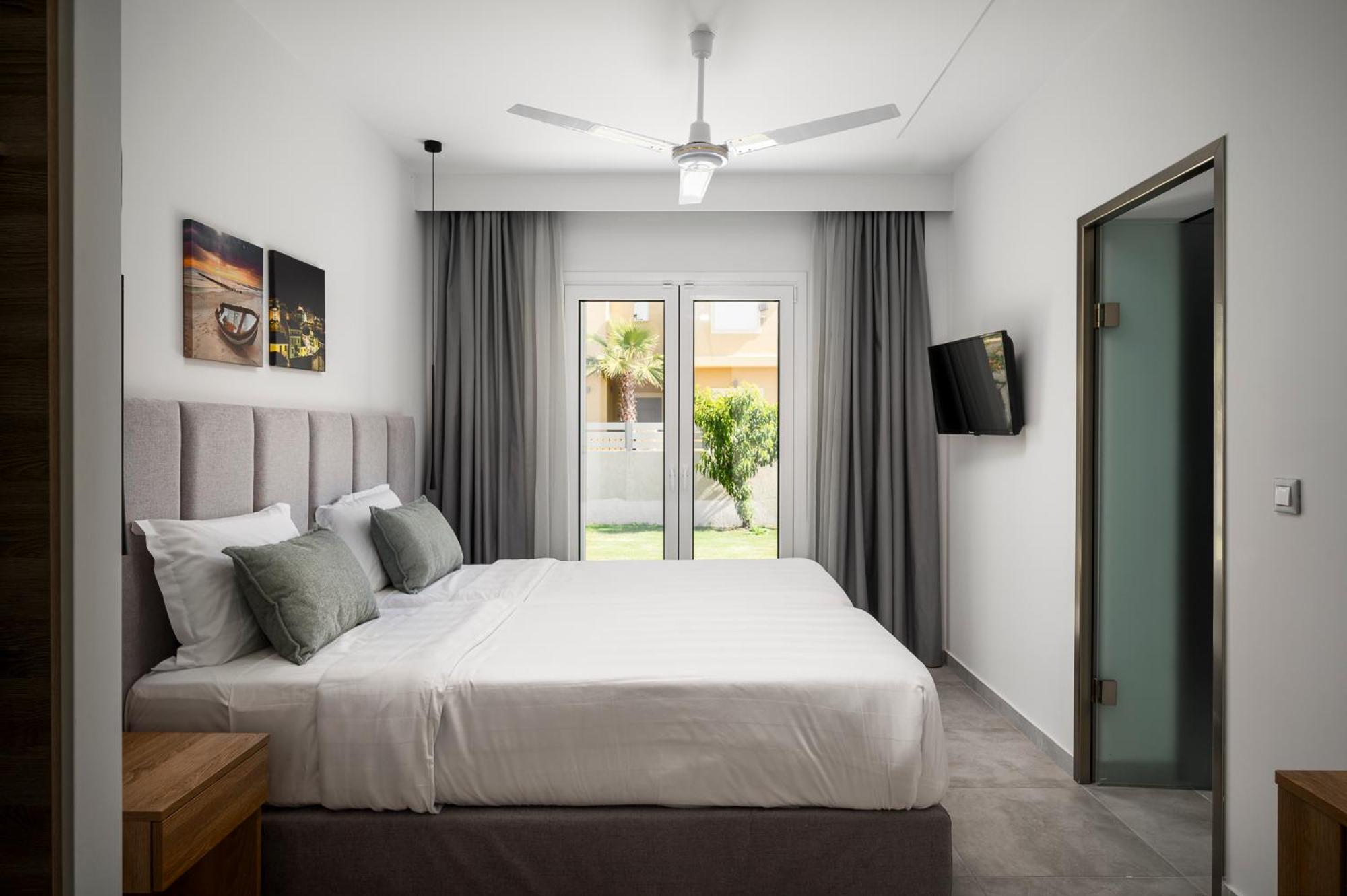 Acharavi Beach Hotel Екстериор снимка